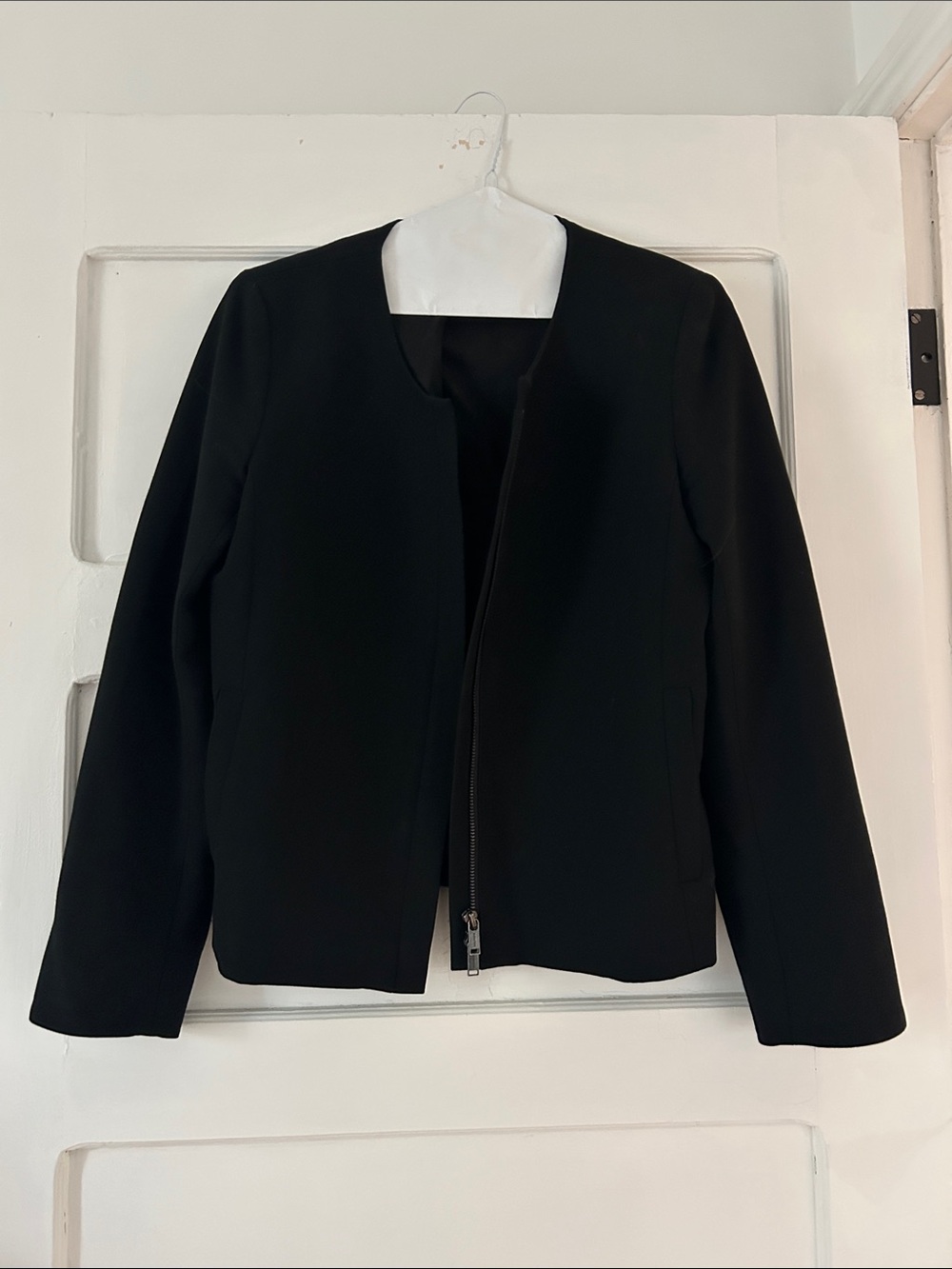 Babaton Black Collarless Zip-Front Blazer